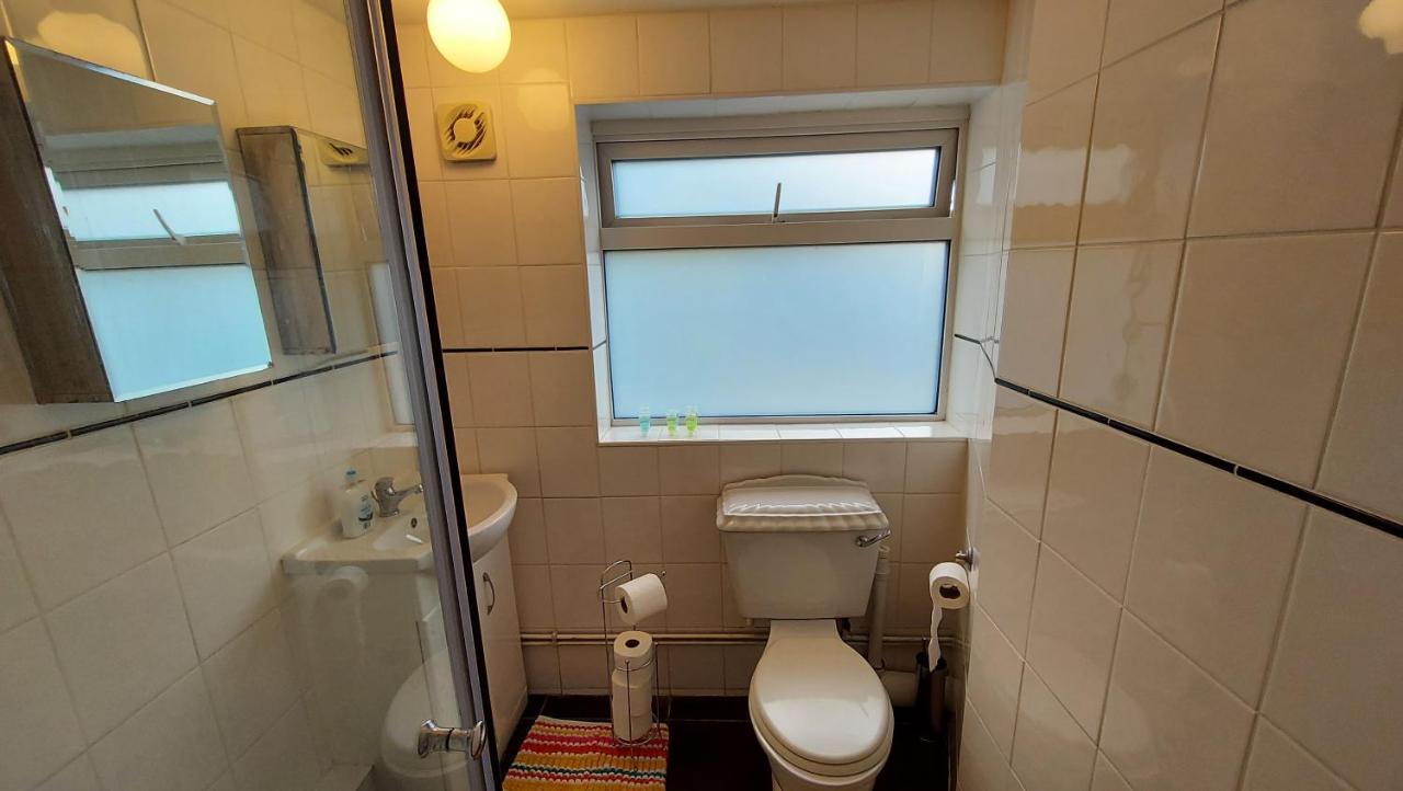 Gillings Villa -Perfect For Long & Short Stays Gillingham  Buitenkant foto