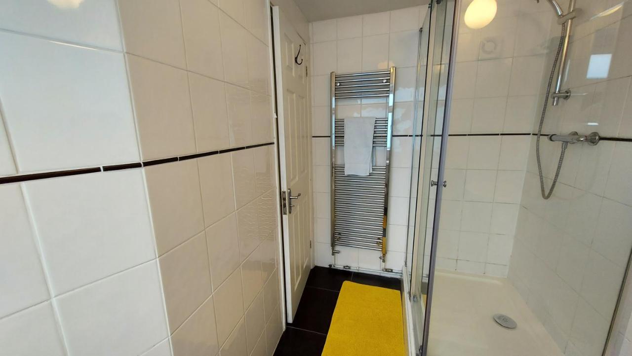 Gillings Villa -Perfect For Long & Short Stays Gillingham  Buitenkant foto