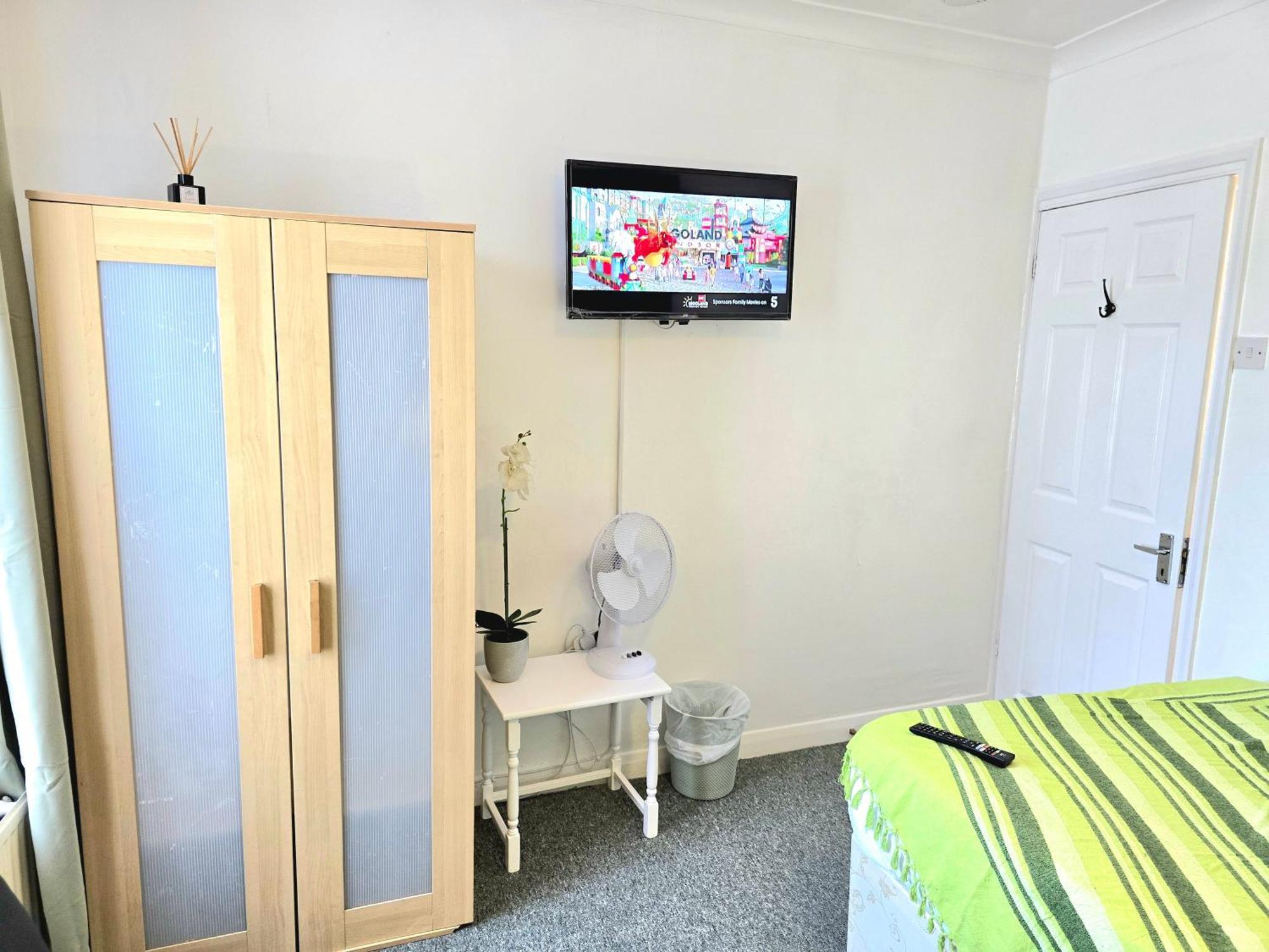 Gillings Villa -Perfect For Long & Short Stays Gillingham  Buitenkant foto